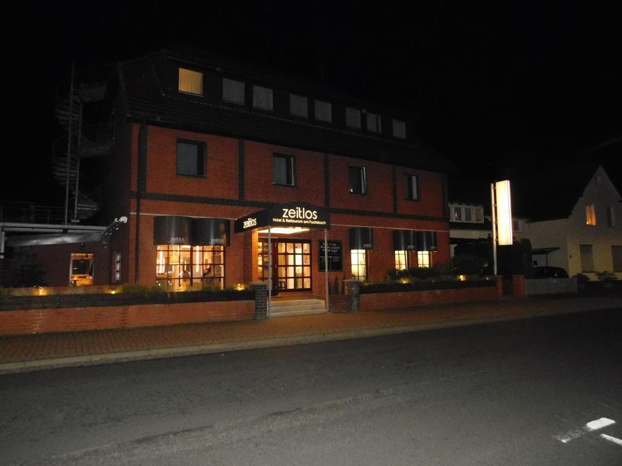 Zeitlos Hotel Und Restaurant Am Fuchsbach Pattensen Esterno foto